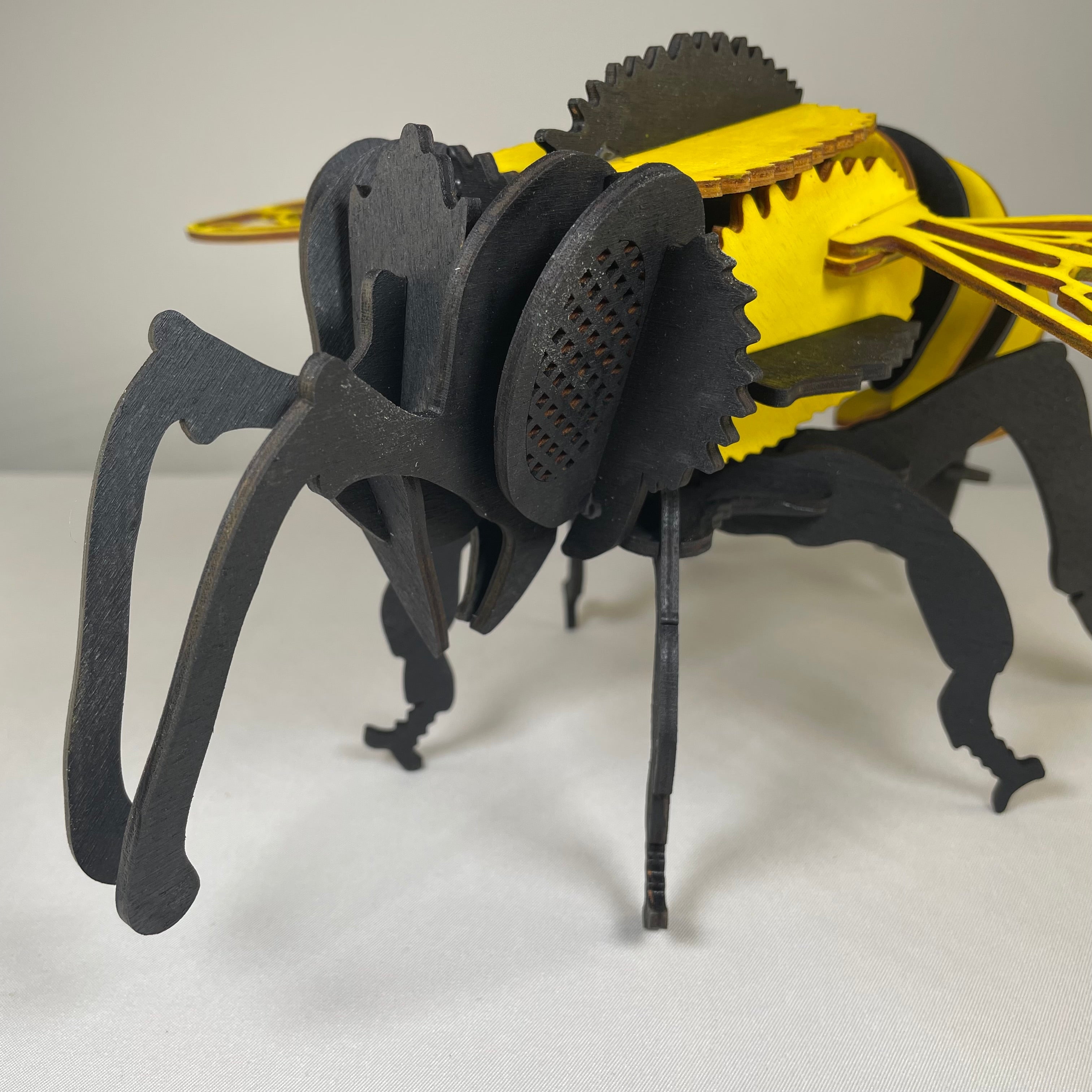 Bee Puzzle - Pre-Built Model by Curious Rabbit ® - Bits’N’Bobs 24-7