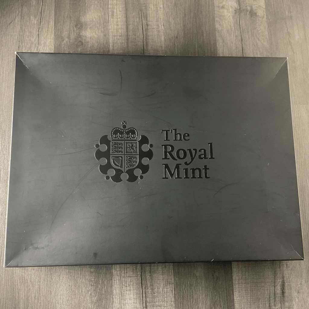 ONE POUND COIN ROYAL MINT Staff ISSUE "LAST OF THE OLD FIRST OF THE NEW" FRAMED - Bits’N’Bobs 24 - 7