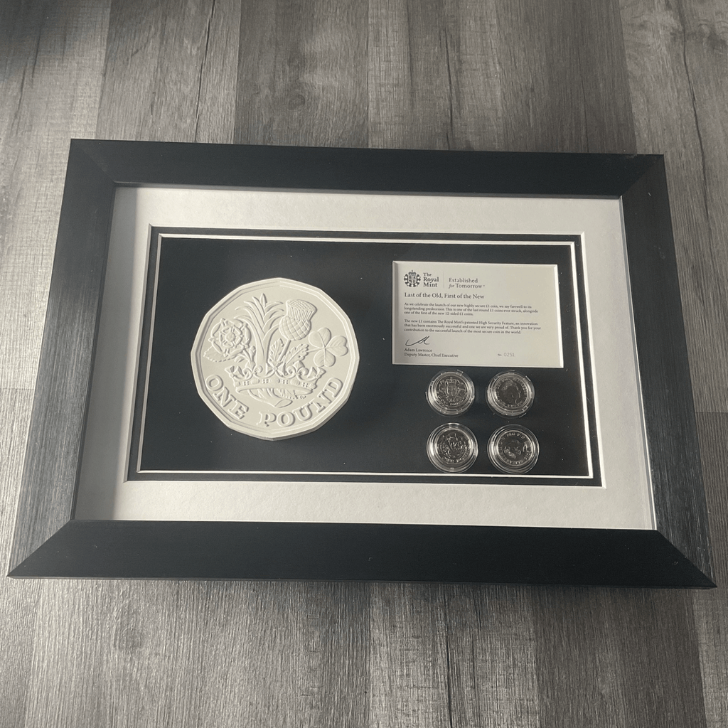 ONE POUND COIN ROYAL MINT Staff ISSUE "LAST OF THE OLD FIRST OF THE NEW" FRAMED - Bits’N’Bobs 24 - 7